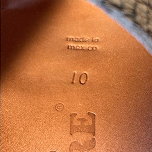 Famolare Cross Your Heart Platform Sandals Snake embossed leather. - Picture 10 of 12